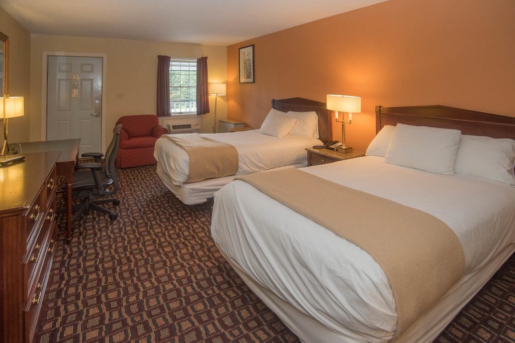 Lyndonville Colonnade Inn מראה חיצוני תמונה
