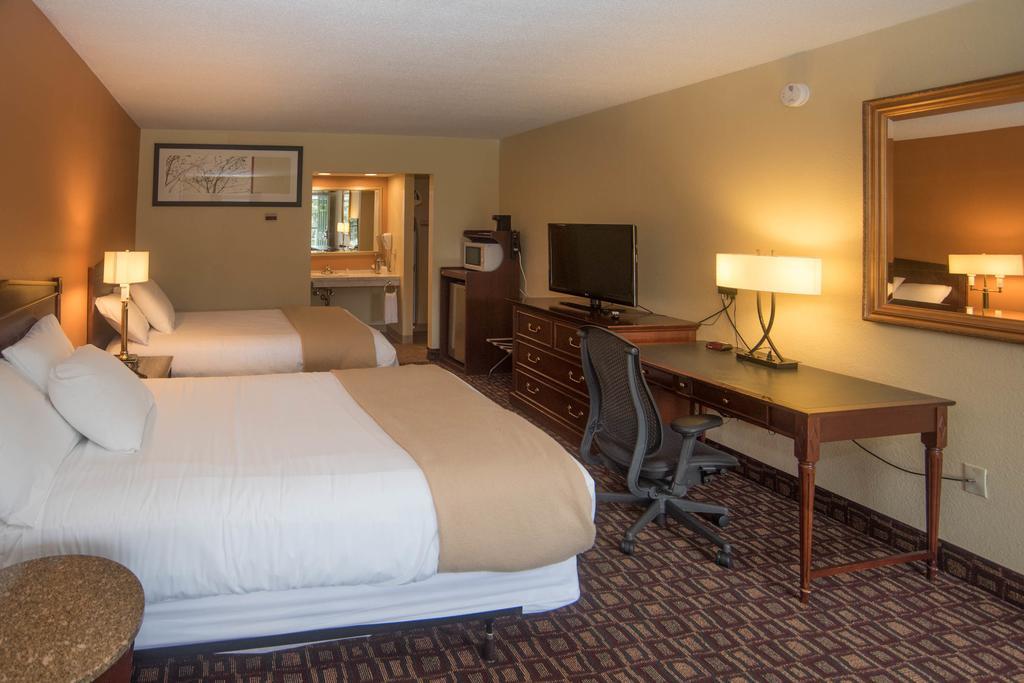 Lyndonville Colonnade Inn מראה חיצוני תמונה