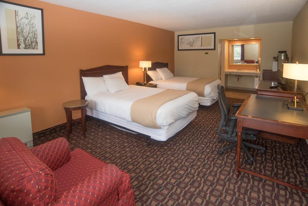 Lyndonville Colonnade Inn מראה חיצוני תמונה
