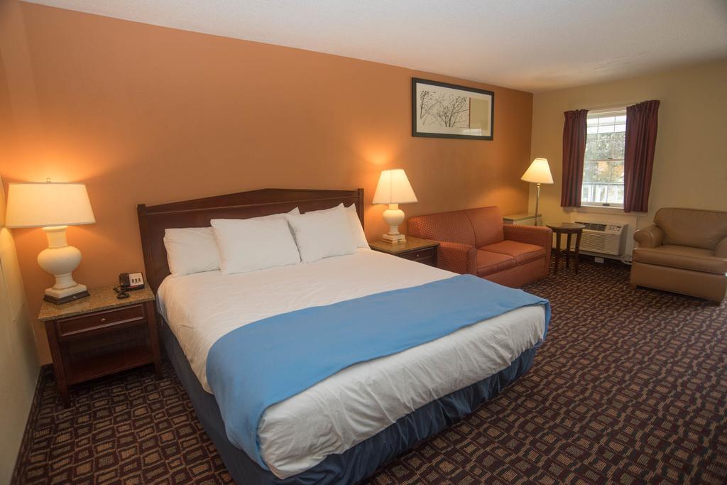 Lyndonville Colonnade Inn מראה חיצוני תמונה