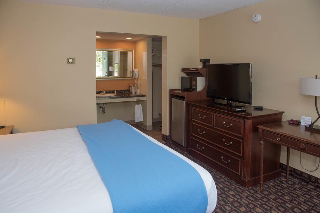 Lyndonville Colonnade Inn מראה חיצוני תמונה