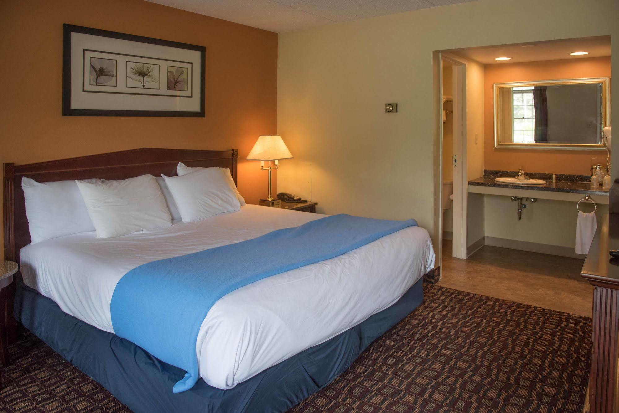Lyndonville Colonnade Inn מראה חיצוני תמונה