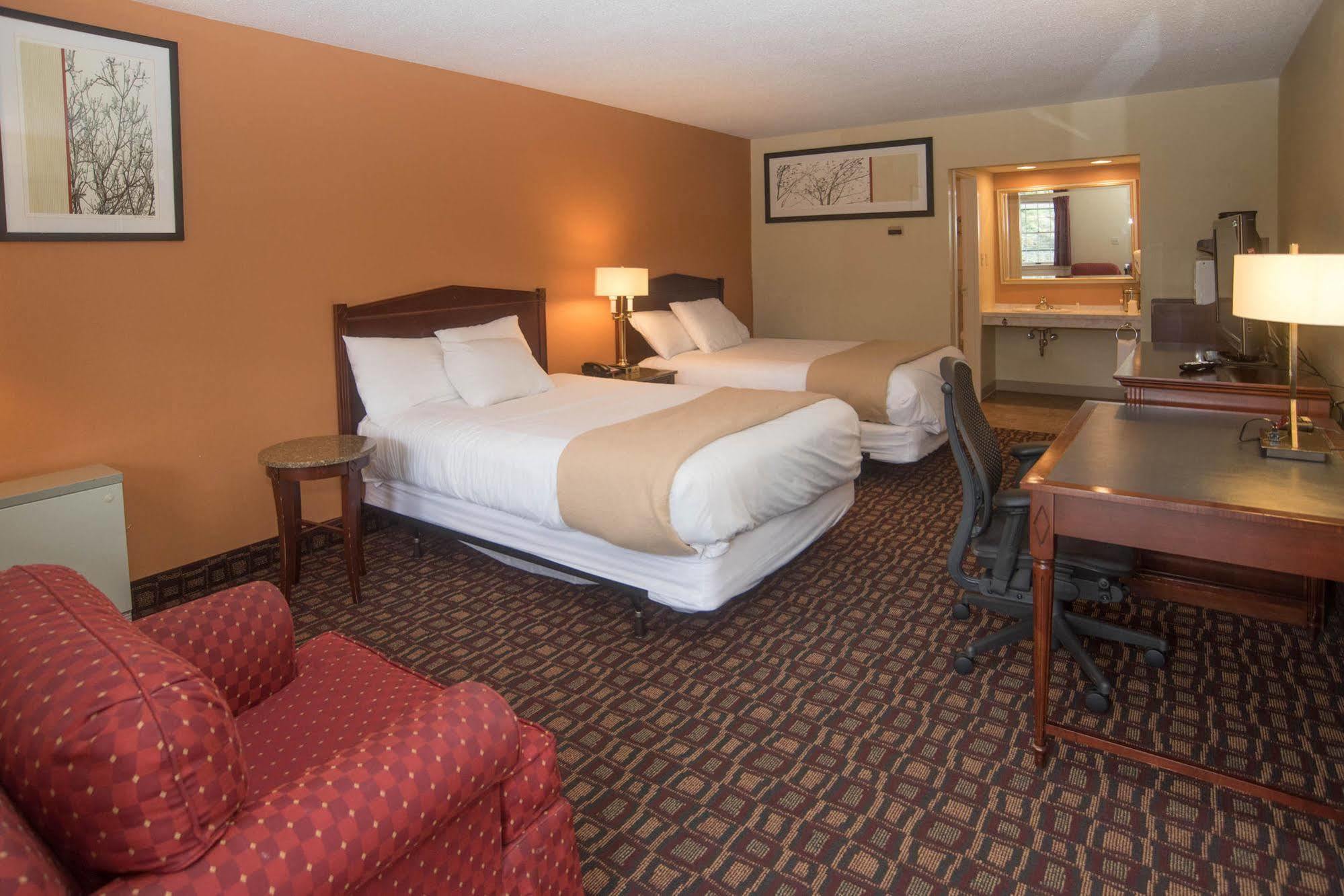 Lyndonville Colonnade Inn מראה חיצוני תמונה
