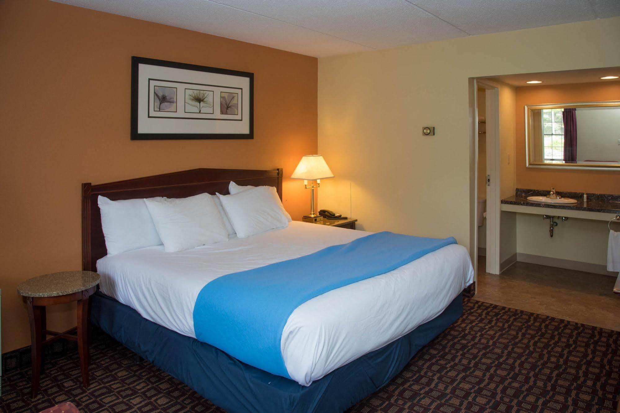 Lyndonville Colonnade Inn מראה חיצוני תמונה